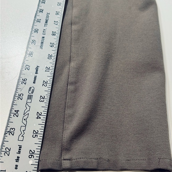 Chico's So Slimming Peyton Pants Stretch Knit Taupe SZ 2 Large (12/14) - Picture 13 of 16